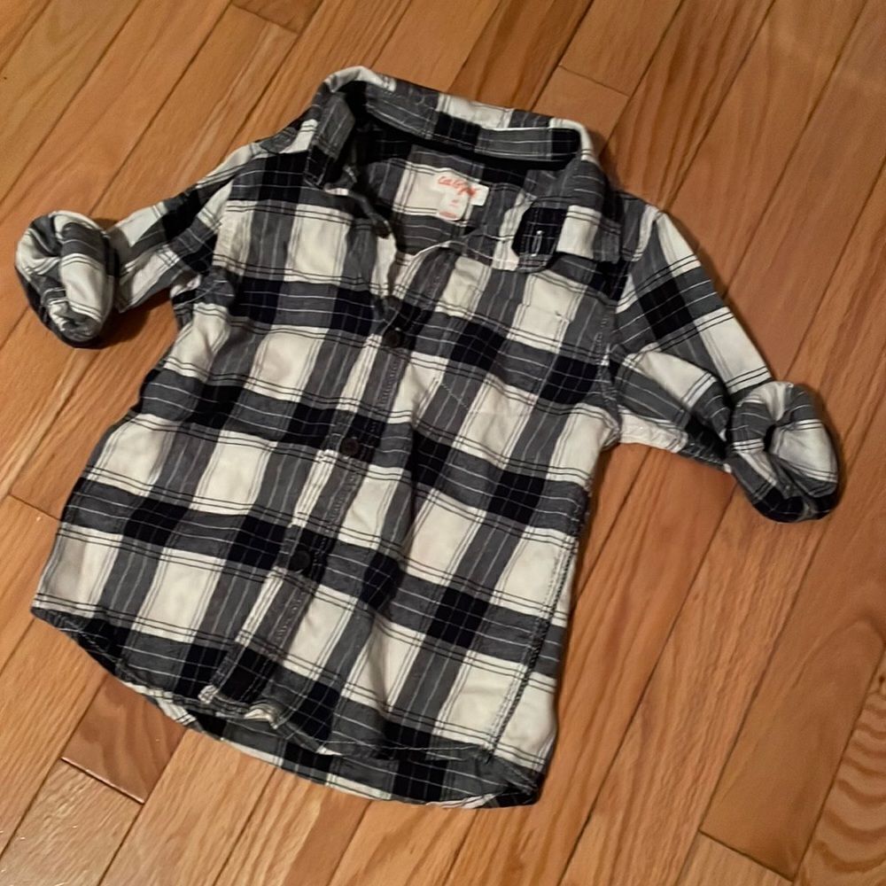 Cat & Jack long sleeved button up 🍁